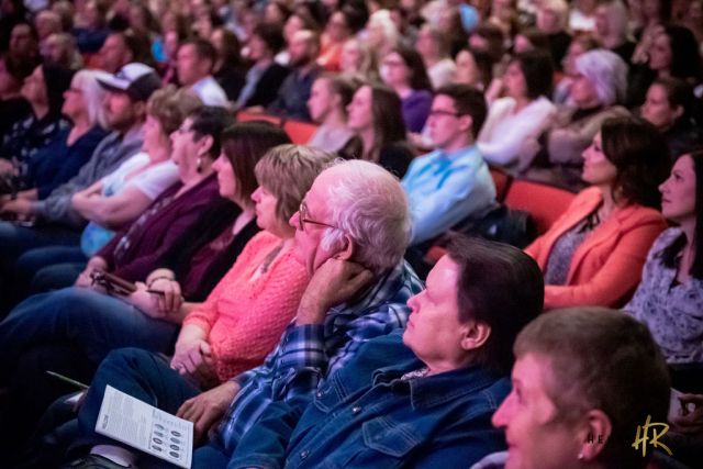Audience 1046